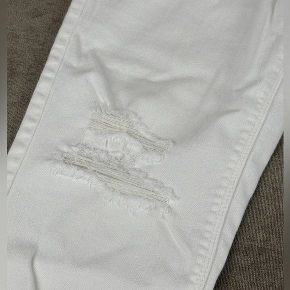 Distressed White Jean Capri - Picture 4 of 8
